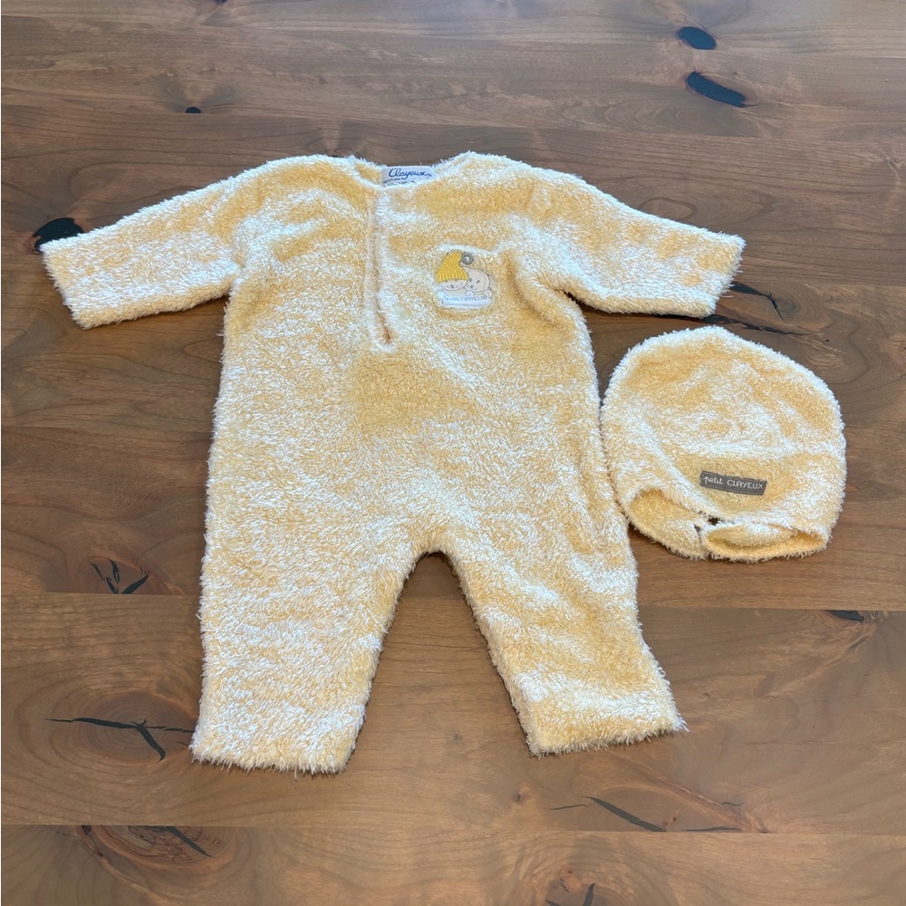 Petit Clayeux France Unisex Fuzzy Bodysuit + Marching Hat Bear Patch Size 6M